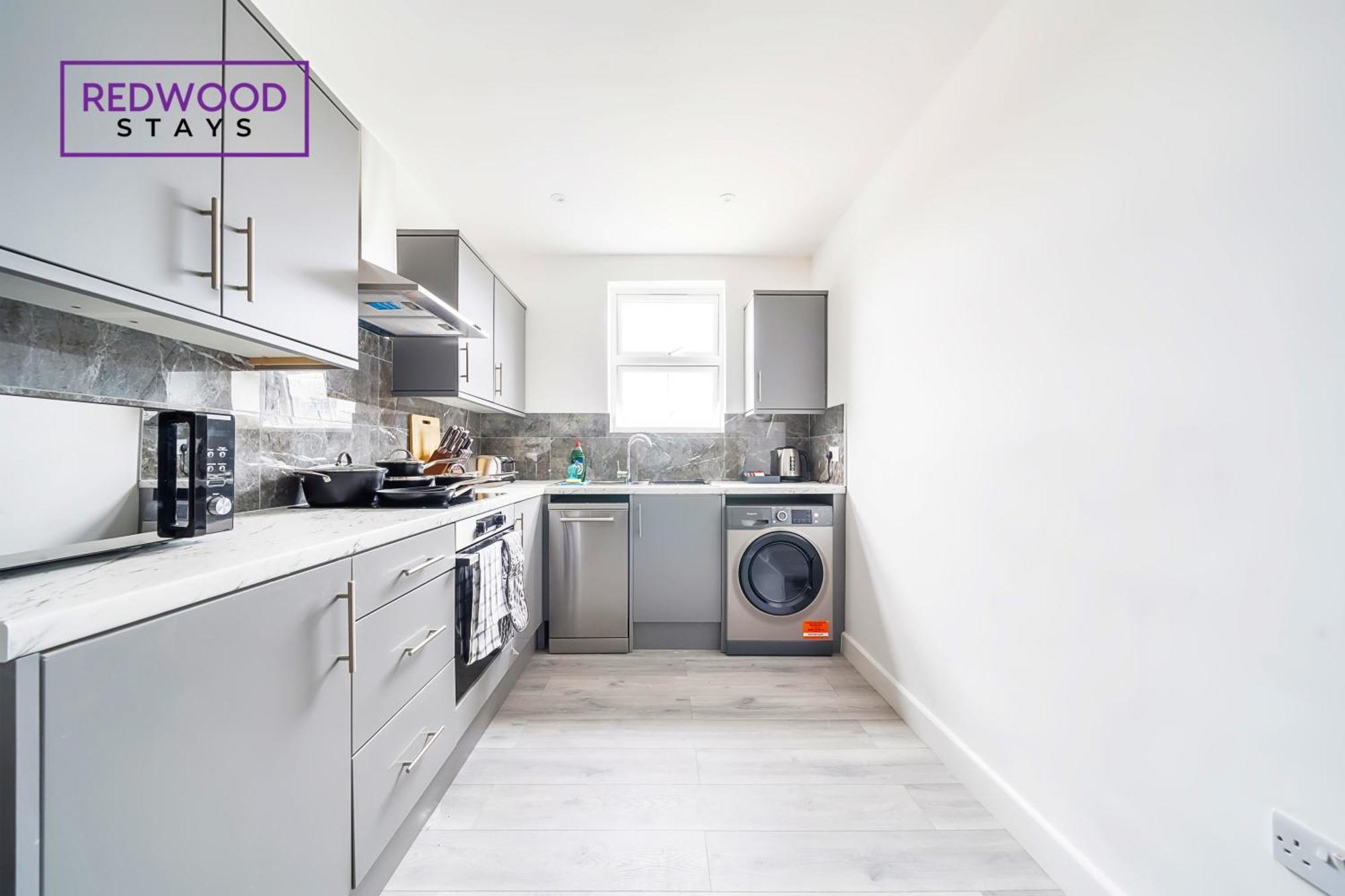 Brand New, 2 Bed 1 Bath, Modern Town Center Apartment, Free Wifi & Netflix By Redwood Stays Aldershot Exteriör bild