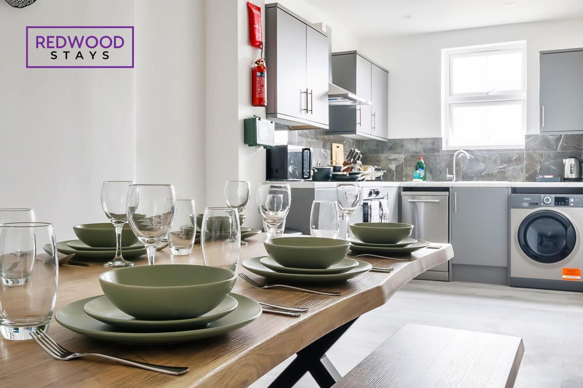 Brand New, 2 Bed 1 Bath, Modern Town Center Apartment, Free Wifi & Netflix By Redwood Stays Aldershot Exteriör bild